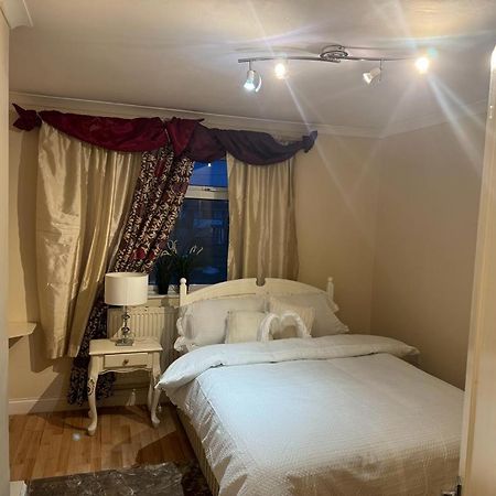 El Met Global Apartment Erith エクステリア 写真